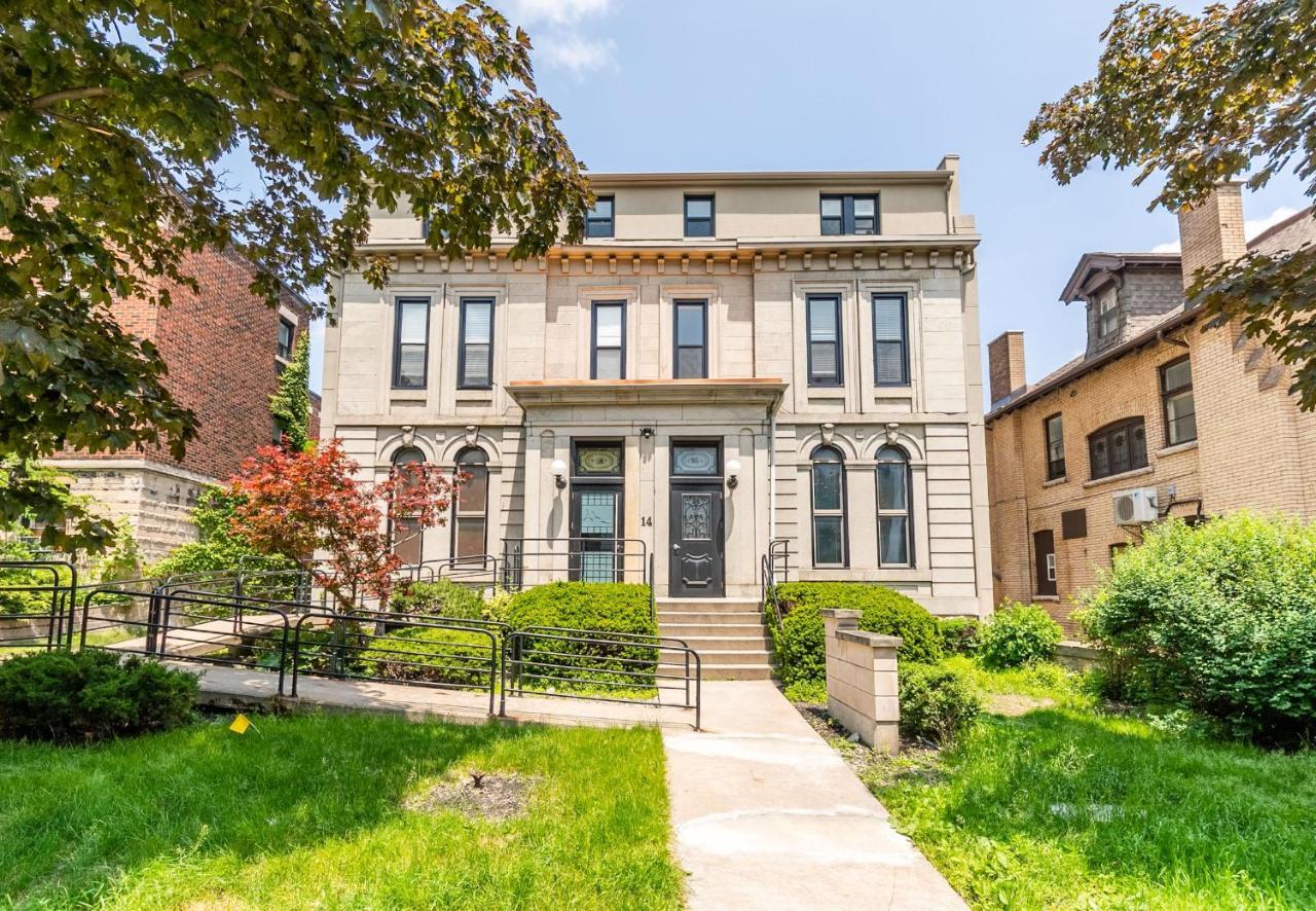 Cozy 1Br Apt - In The Heart Of Dt Hamilton Exterior photo